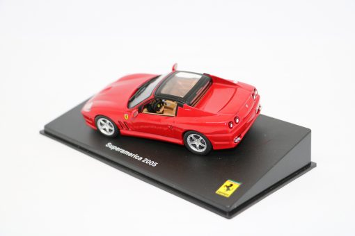 FERRARI GT COLLECTION 143 Superamerica 2005 3 scaled