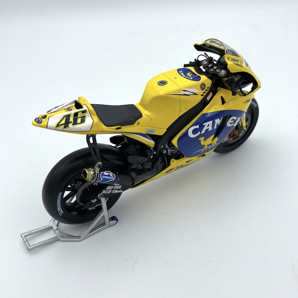 Modellino Moto Minichamps 1/12 Yamaha YZR-M1 Camel Valentino Modellino Moto Minichamps 1/12 Yamaha YZR-M1 Camel Valentino