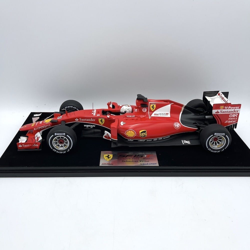 Ferrari SF15-T Vettel Malaysia 2015 1:18 - Looksmart Models