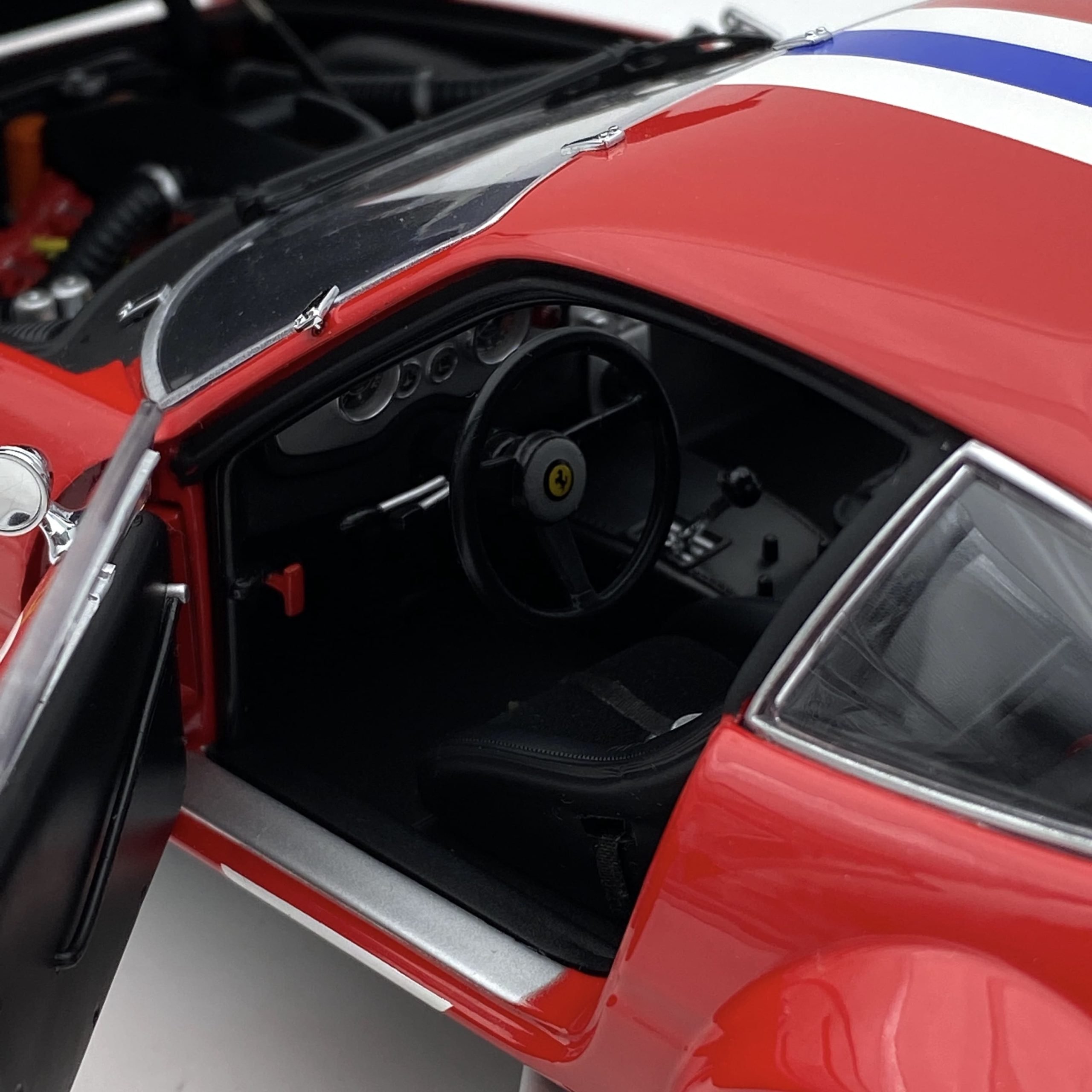 Modellino auto Kyosho 1/18 Ferrari 365 GTB/4 Competizione Modellino auto Kyosho 1/18 Ferrari 365 GTB/4 Competizione